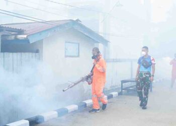 Cegah DBD dan Malaria, Kodaeral XIV Sorong Laksanakan Fogging