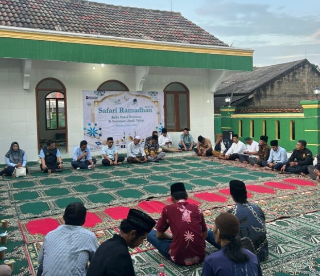 PLN Nusantara Power UP Muara Tawar Santuni 58 Anak Yatim di Pantai Makmur