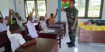 Satgas TMMD ke 128 Kodim 1801 Manokwari Bangun Karakter Pelajar SD Inpres 62 Asai